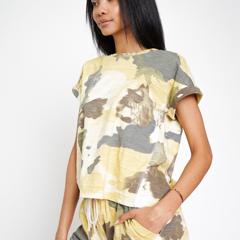 MYSTREE Yellow Abstract Camo Short Sleeve Tee Relaxed Fit Soft Stretch Top